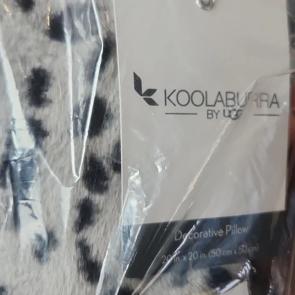 Set Of 2 Koolaburra by UGG Animal Print Faux Fur Throw Pillows. New W/ Tags. - Picture 6 of 7